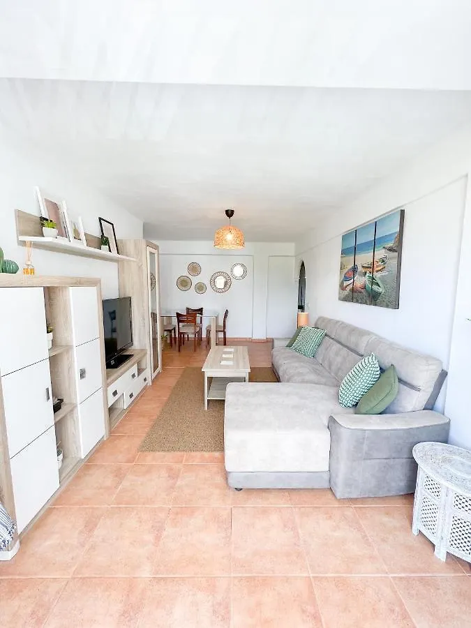 Spacious Apartment In The Center Of Τορρεμολίνος Ισπανία