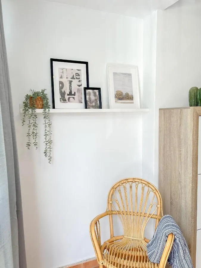Spacious Apartment In The Center Of Τορρεμολίνος