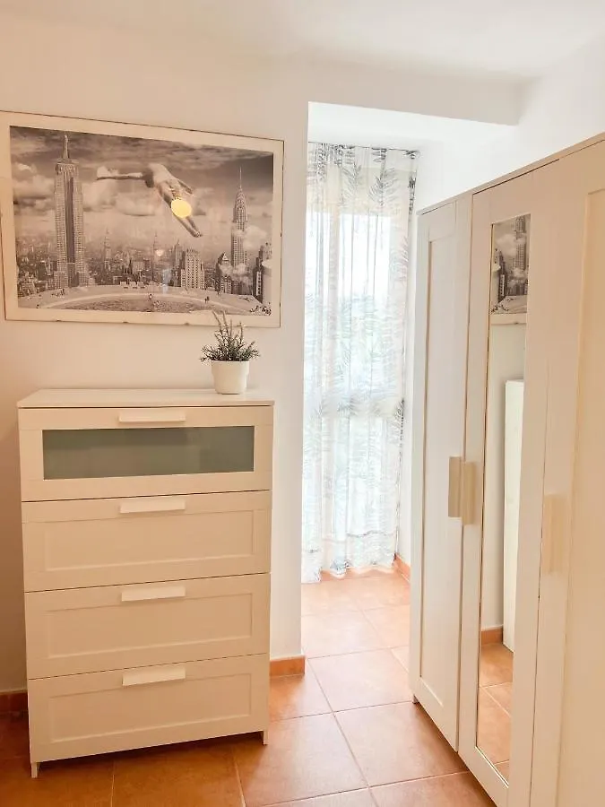 Spacious Apartment In The Center Of Τορρεμολίνος Ισπανία