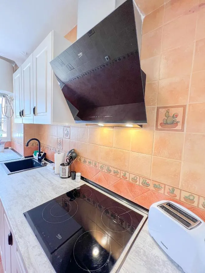 Spacious Apartment In The Center Of Τορρεμολίνος 0*,